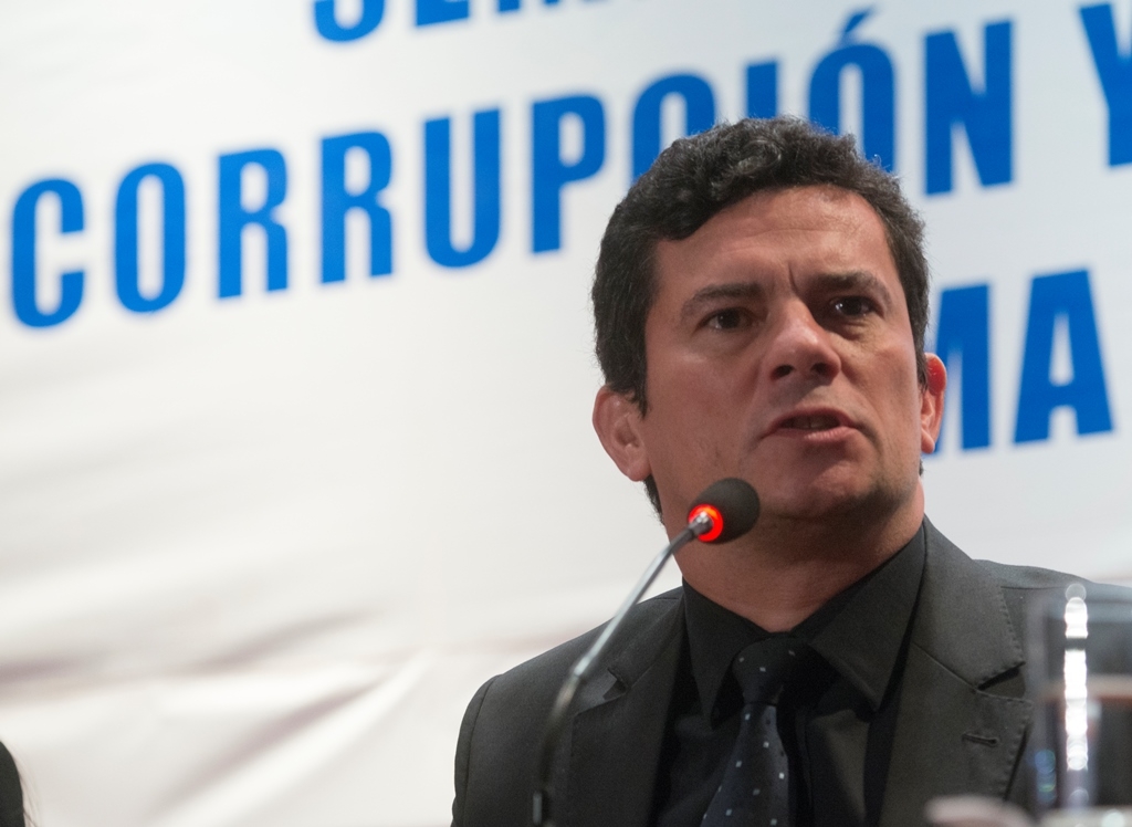 El juez anti-corrupción brasileño Sergio Moro en una rueda de prensa en Lima, el 23 de febrero de 2017
