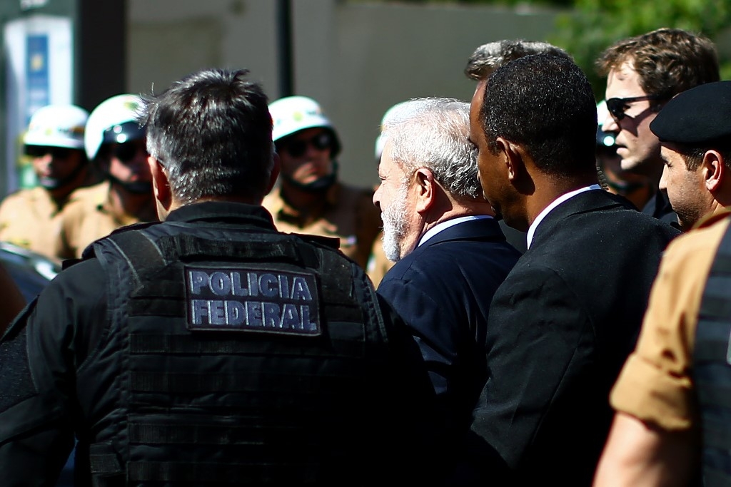 Lula llega al Tribunal Federal para ser interrogado por el juez anti-corrupción Sergio Moro, en Curitiba, Brasil, el 13 de septiembre de 2017.