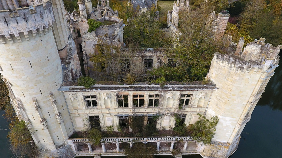 An aerial picture taken on November 3, 2017 shows a part of the ruined castle of La Mothe-Chandeniers, in Les Trois-Moutiers, central western France.