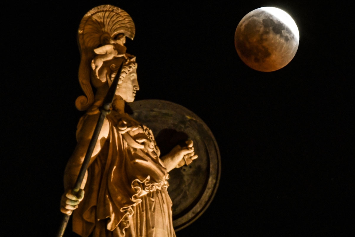 Estatua de Atenea, el 27 de julio de 2018