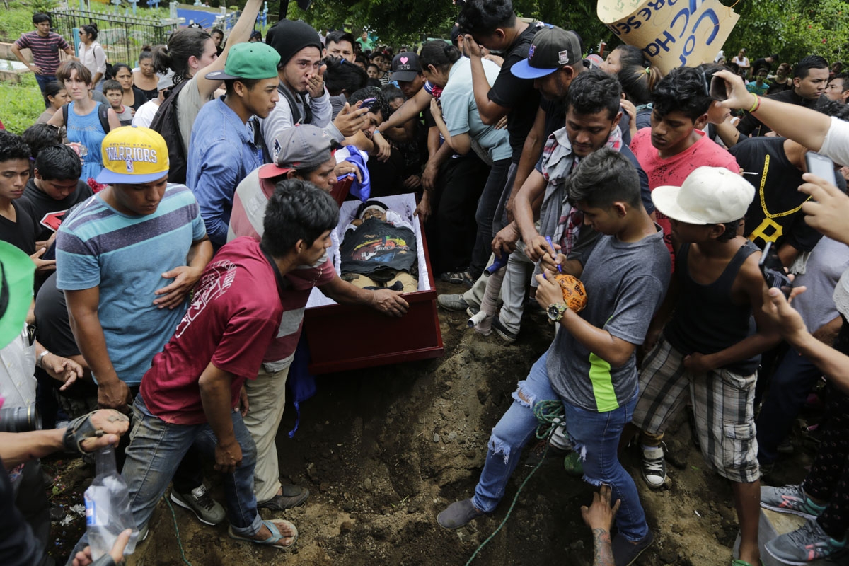 Friends and relatives cry during the funeral of Jorge Carrion, 33, shot dead during protests against the government of President Daniel Ortega, in the city of Masaya, 35 km from Managua on June 7, 2018. The Nicaraguan Center for Human Rights said 134 peop