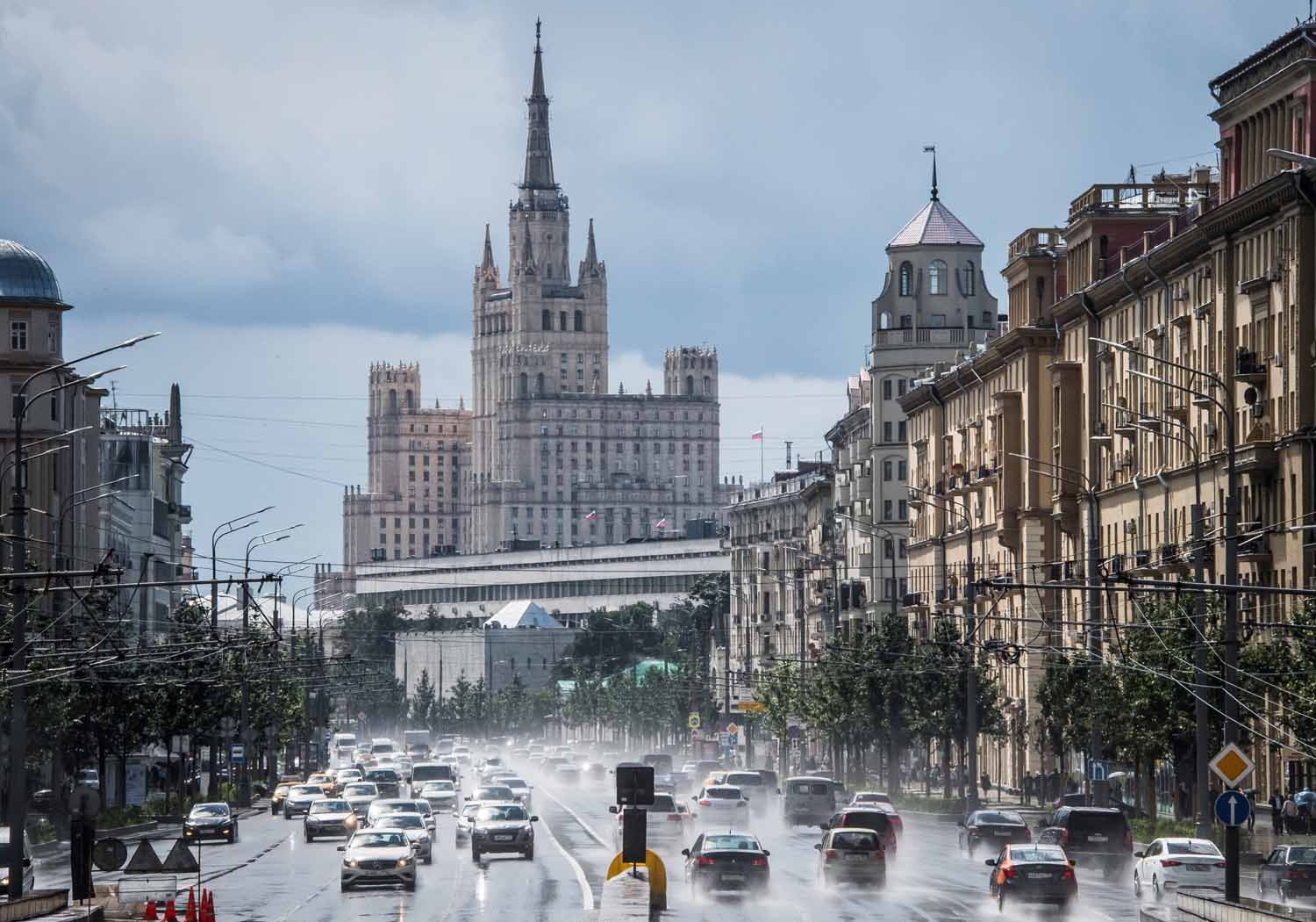 Rascacielos de la era Stalin en Moscú, tras el paso de una tormenta. el 21 de julio de 2017